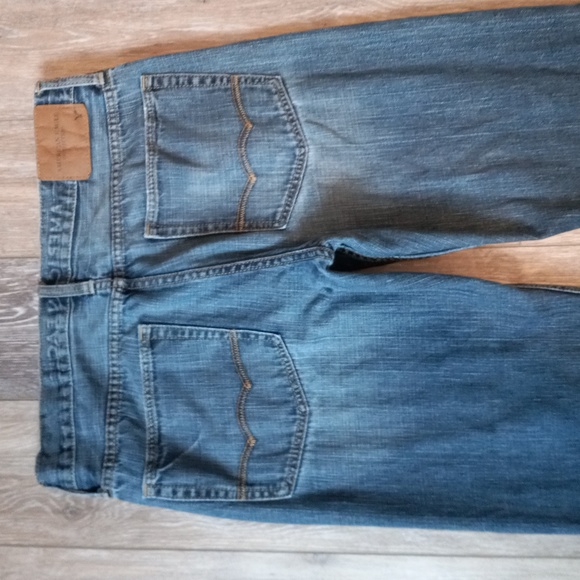 AMERICAN EAGLE RELAXED, DISTRESSED BOTTOM, BLUE JEANS ๐ - Picture 14 of 16